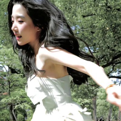 圣洁的艾曼妞